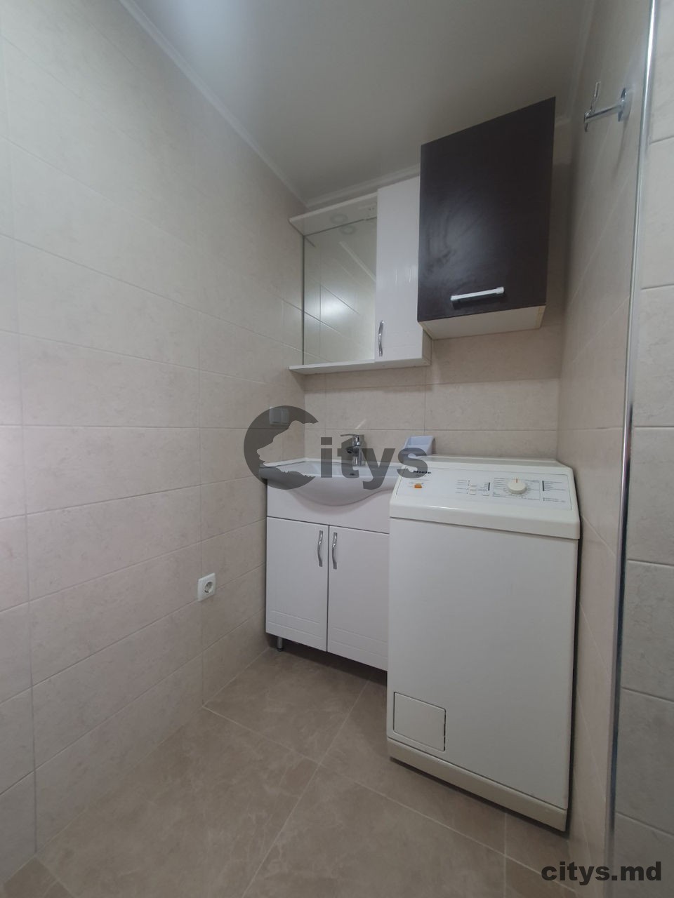 Chirie-Apartament cu 2 camere, 65m², Chișinău, Centru, str. Albișoara photo 2