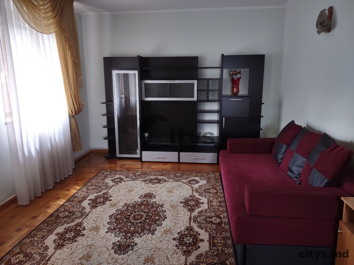 Vand 2 case cu un teren de 670 mp la Buiukani, nu departe de centrul orasului. photo 4