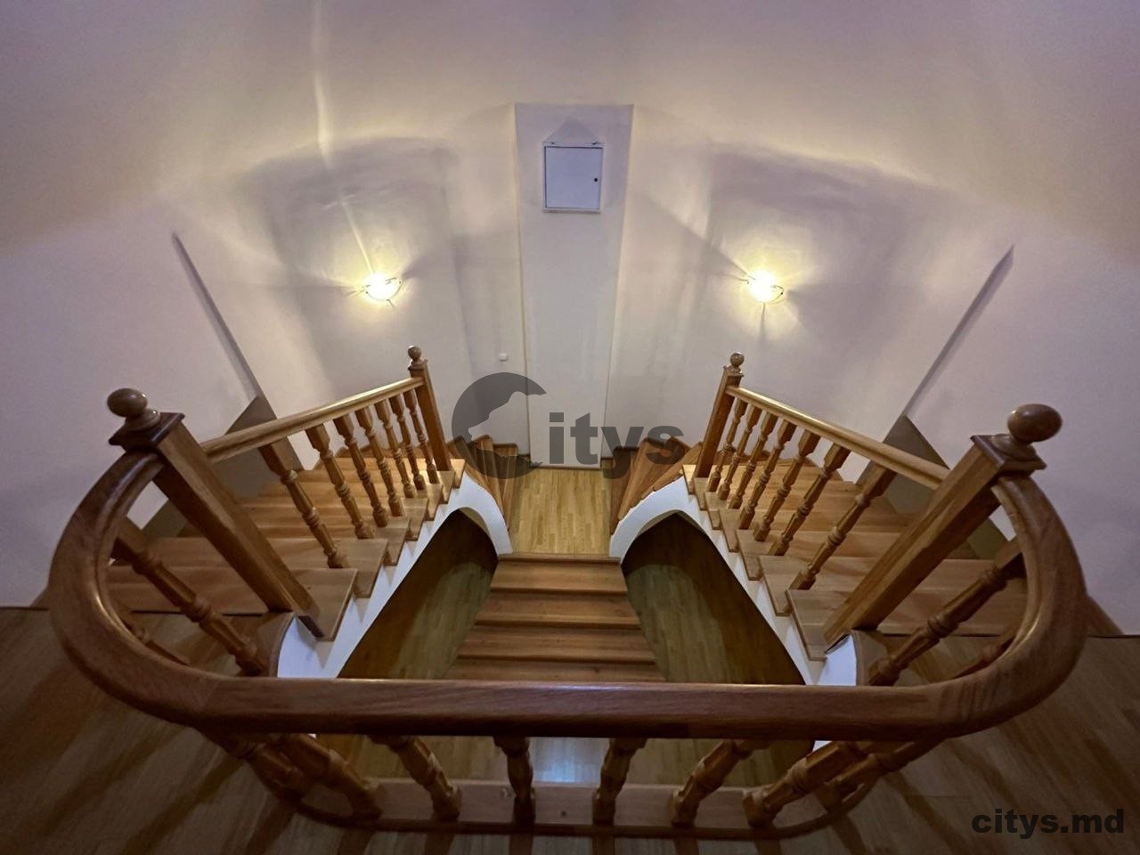 Casă cu 4 nivele, 500m², sf Petru photo 0