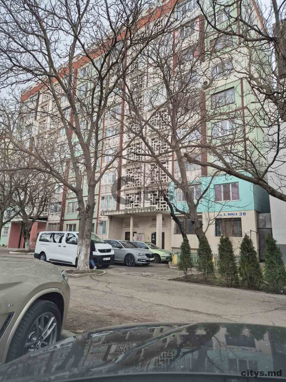 Apartament cu 4 camere, 90m², str. Andrei Doga photo 0
