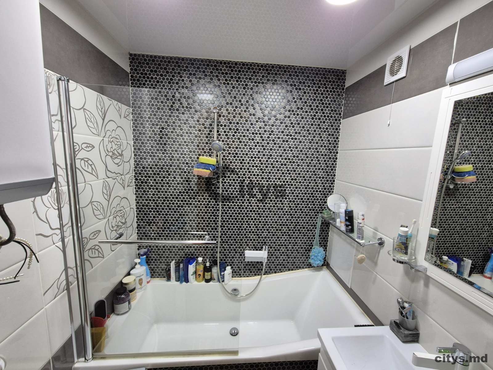 Apartament cu 4 camere, 90m², str. Andrei Doga photo 13