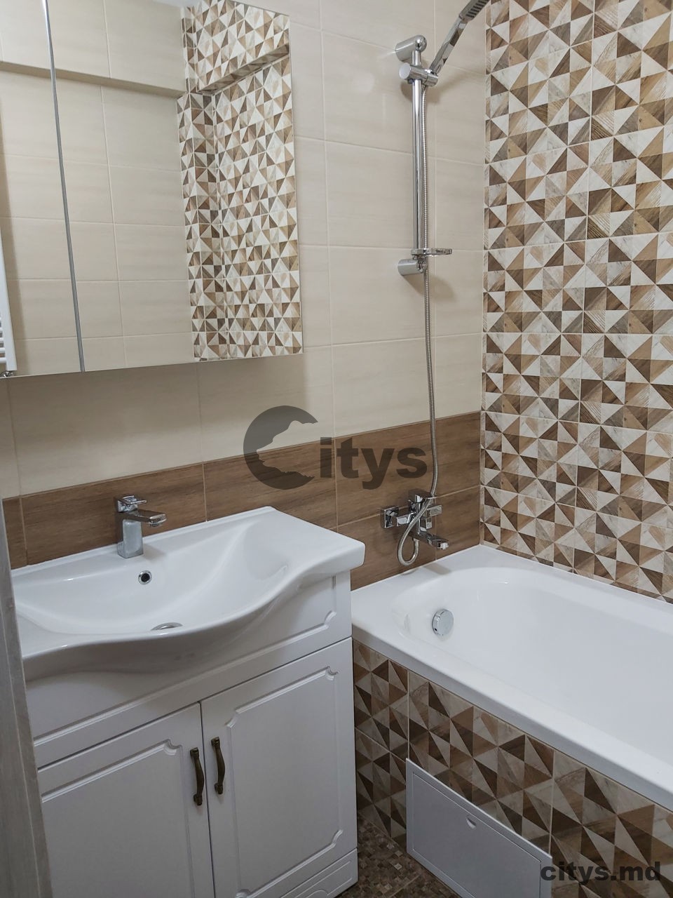Chirie-Apartament cu 2 camere, 53m², Alba-Iulia photo 5
