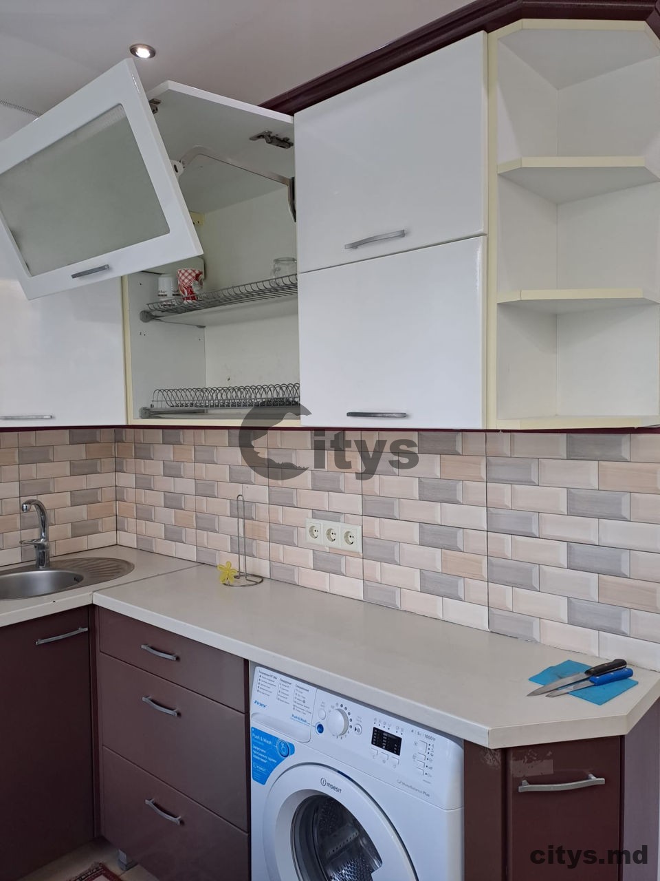 Apartament cu 2 camere, 48m², Trandafirilor photo 2