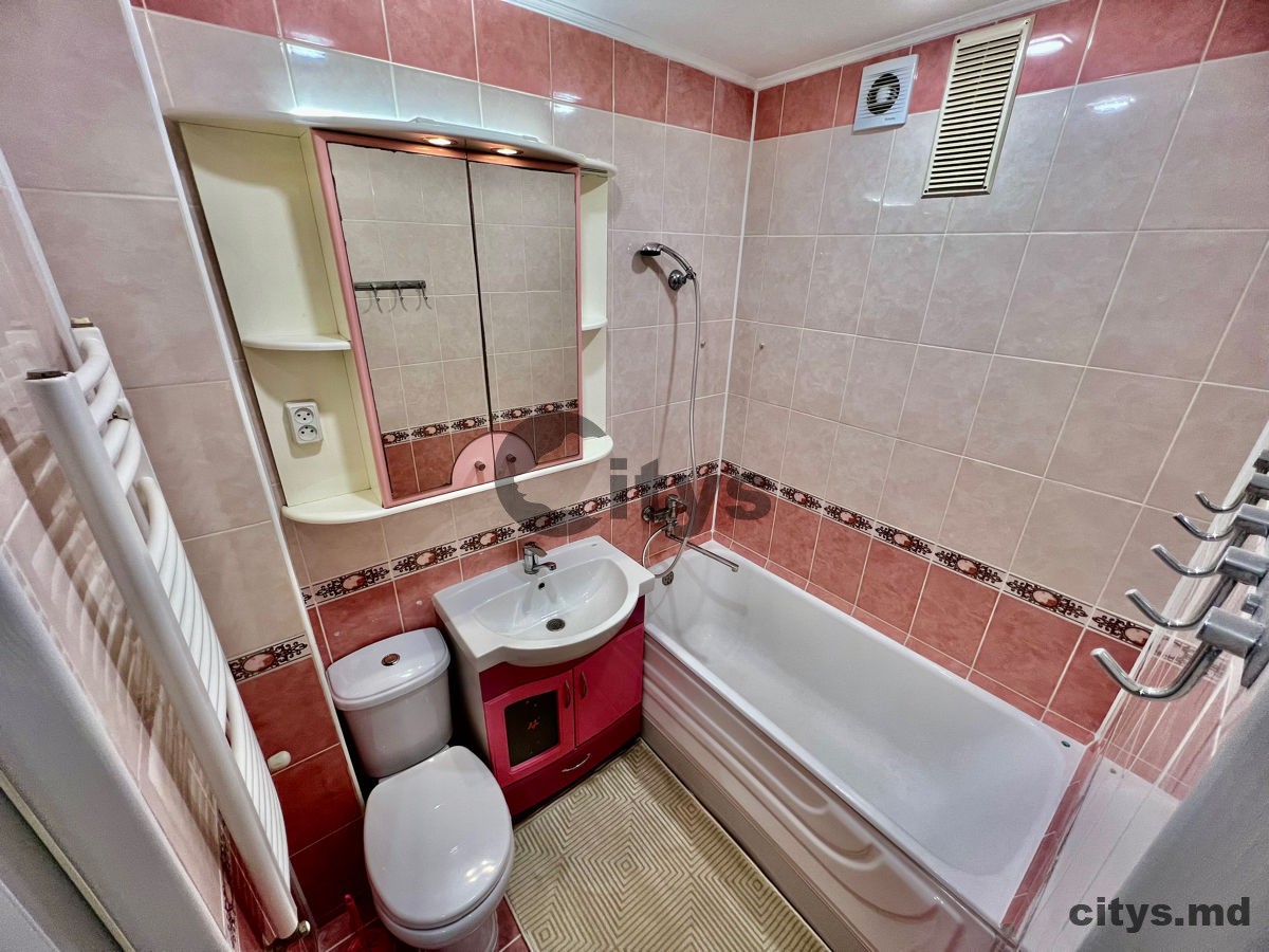Apartament cu 2 camere, 50m², str. Trandafirilor photo 2