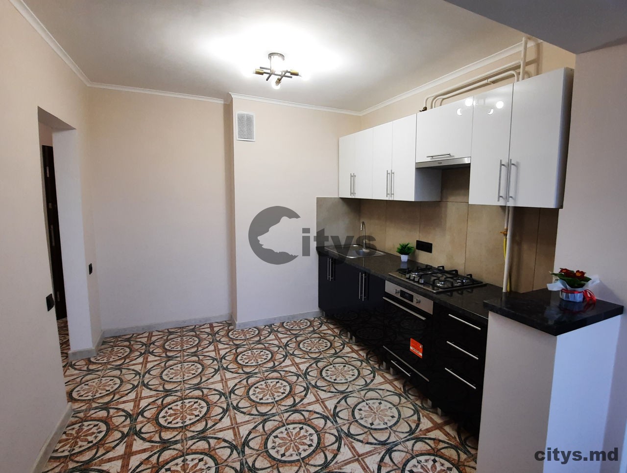 Apartament cu 3 camere, 77m², Ismail photo 0