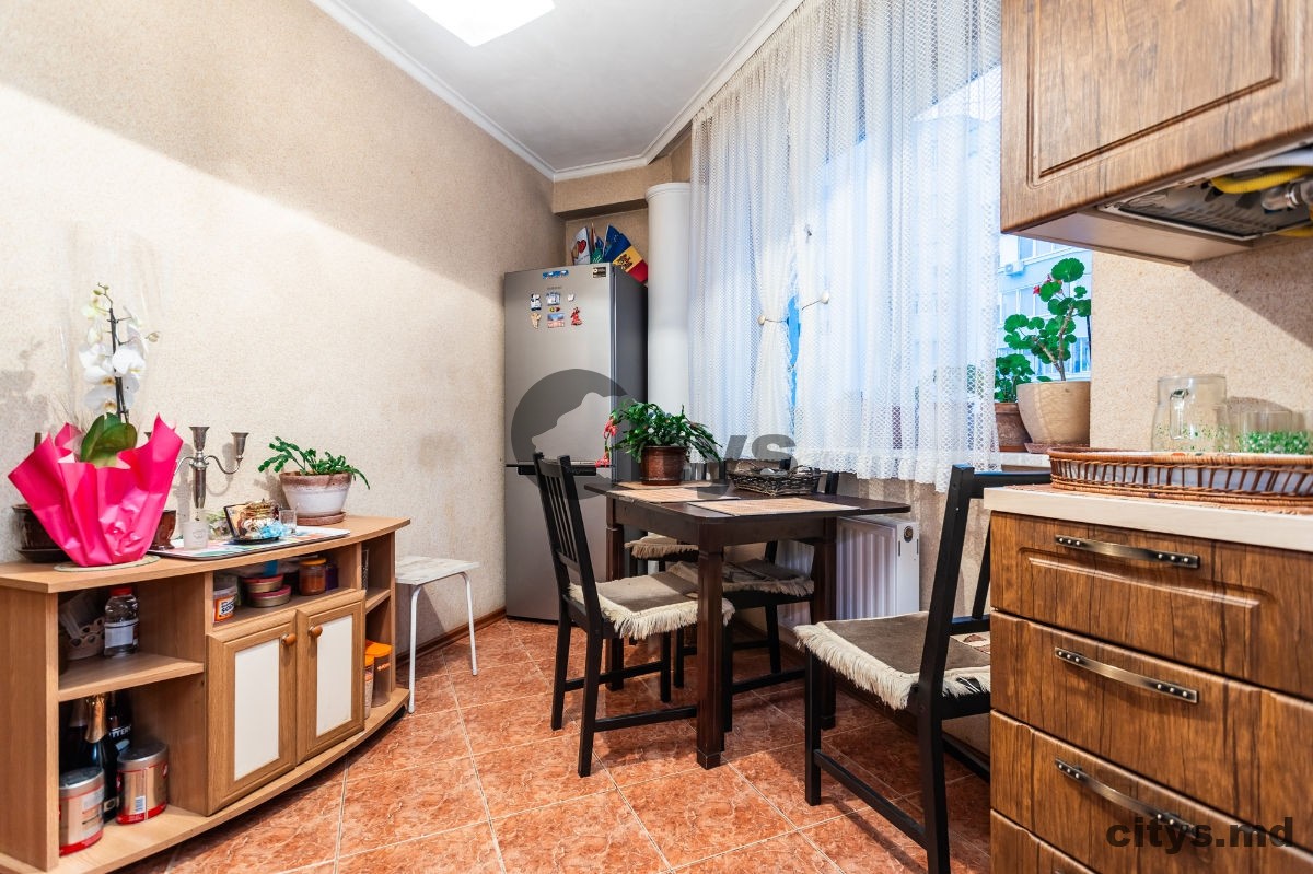 Apartament cu 2 camere, 60m², Мирча чел Бэтран photo 3