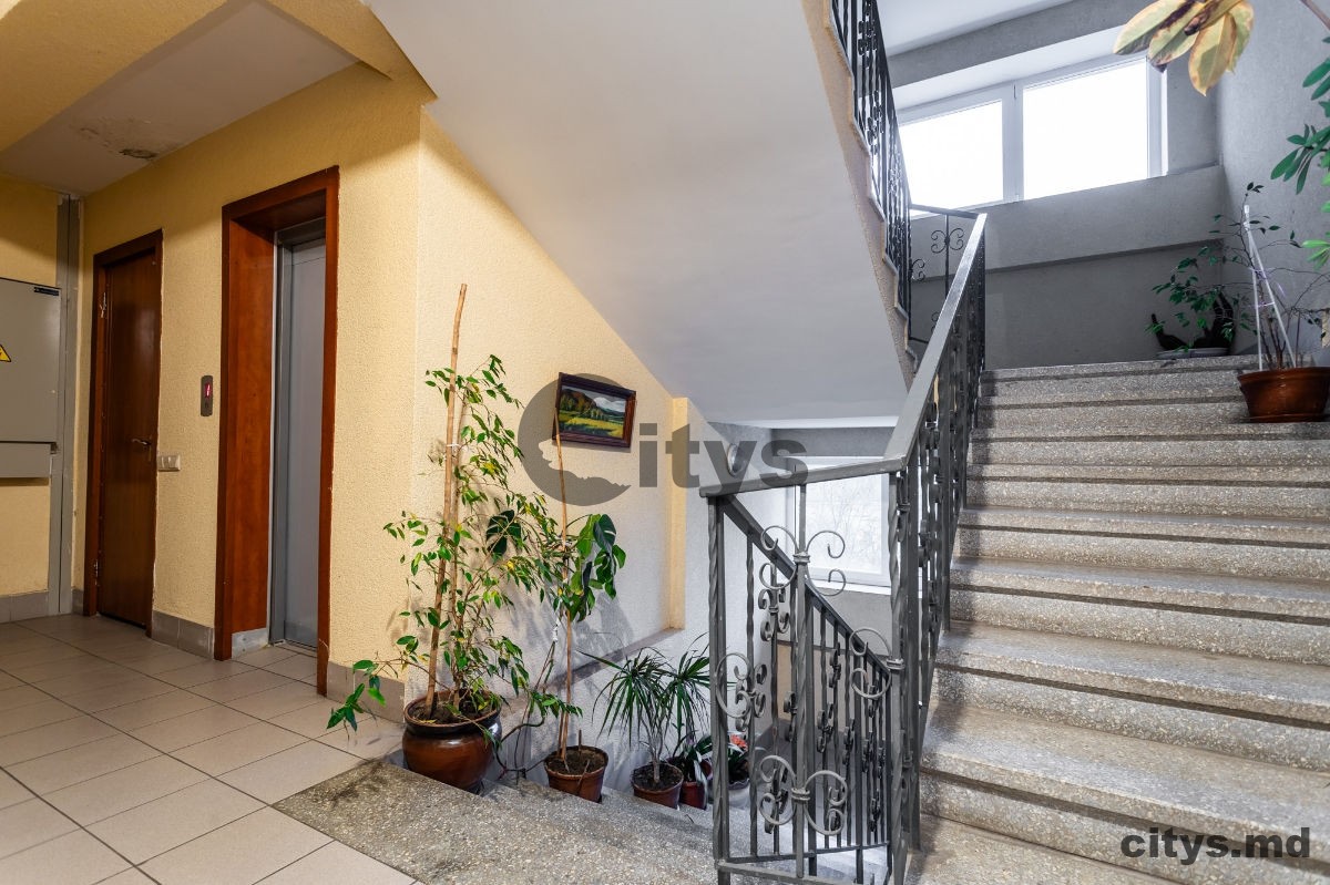 Apartament cu 2 camere, 60m², Мирча чел Бэтран photo 1
