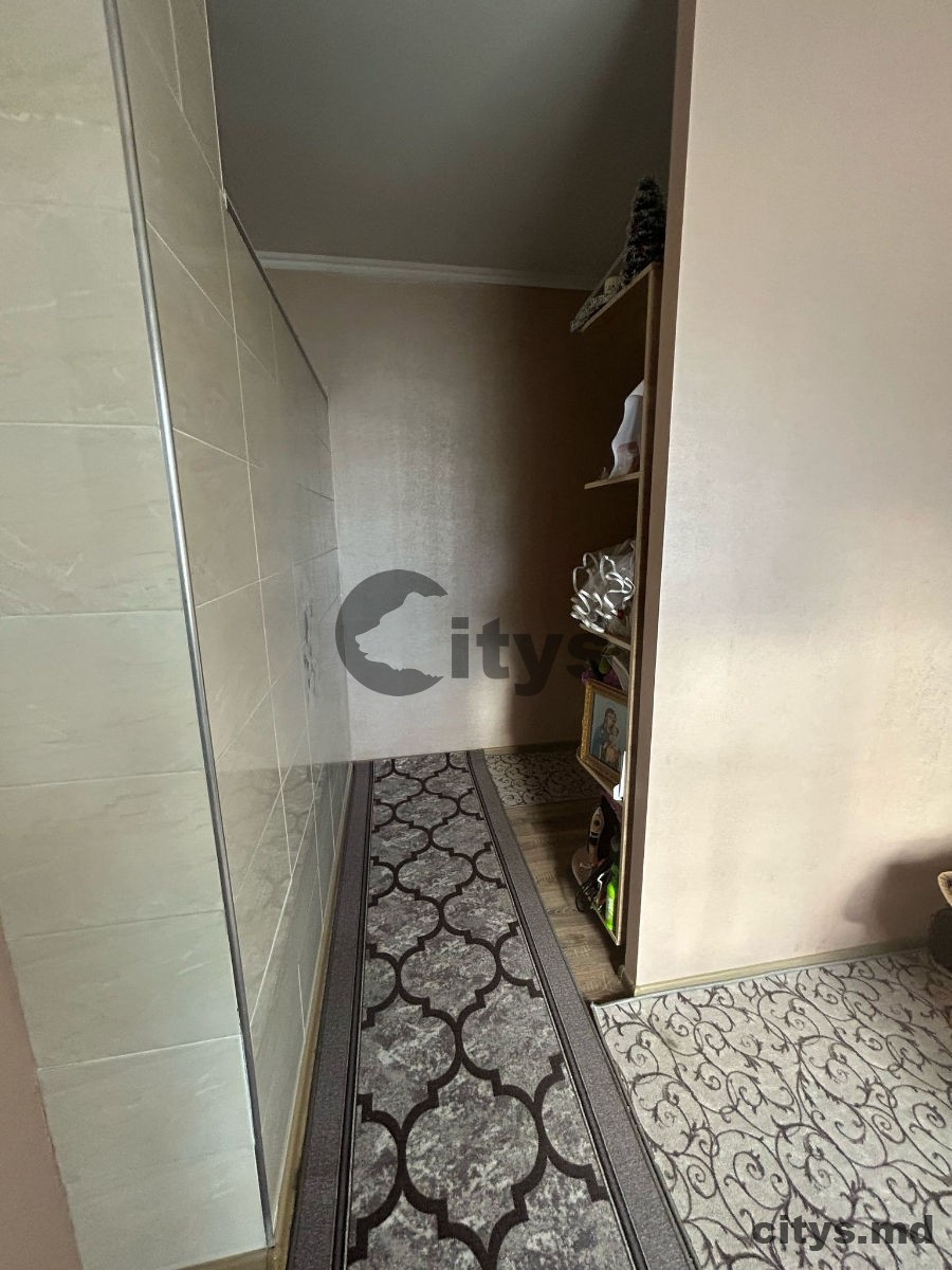 Apartament cu 3 camere, 110m², Petrodava photo 3
