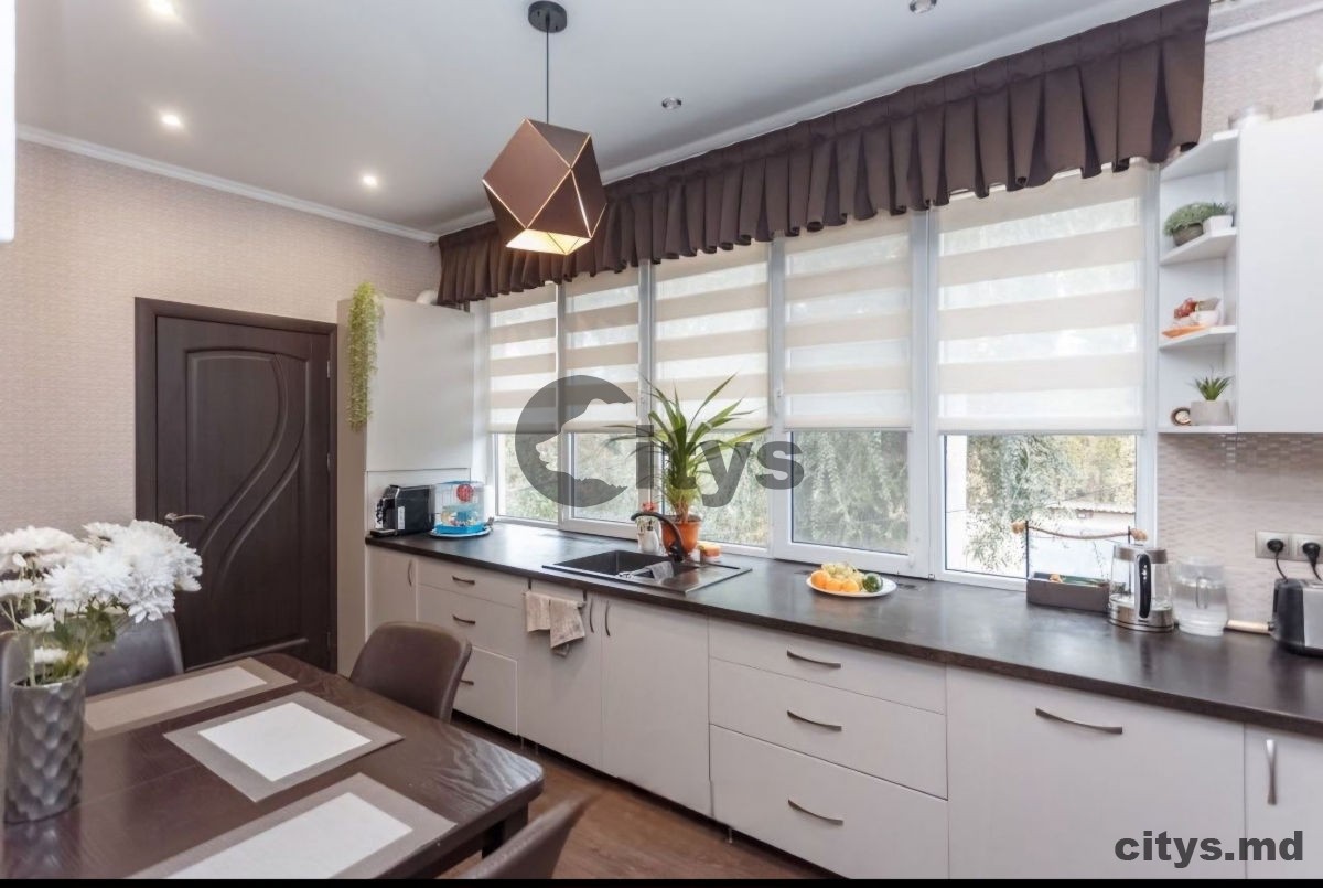 Apartament cu 3 camere, 160m²,Centru, str. Columna photo 1