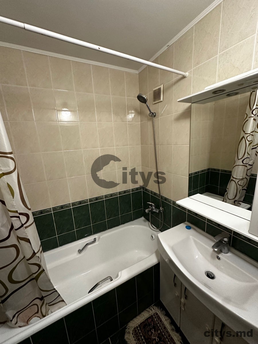 Chirie-3-х комнатная квартира, 65м², str. Ginta Latină photo 5
