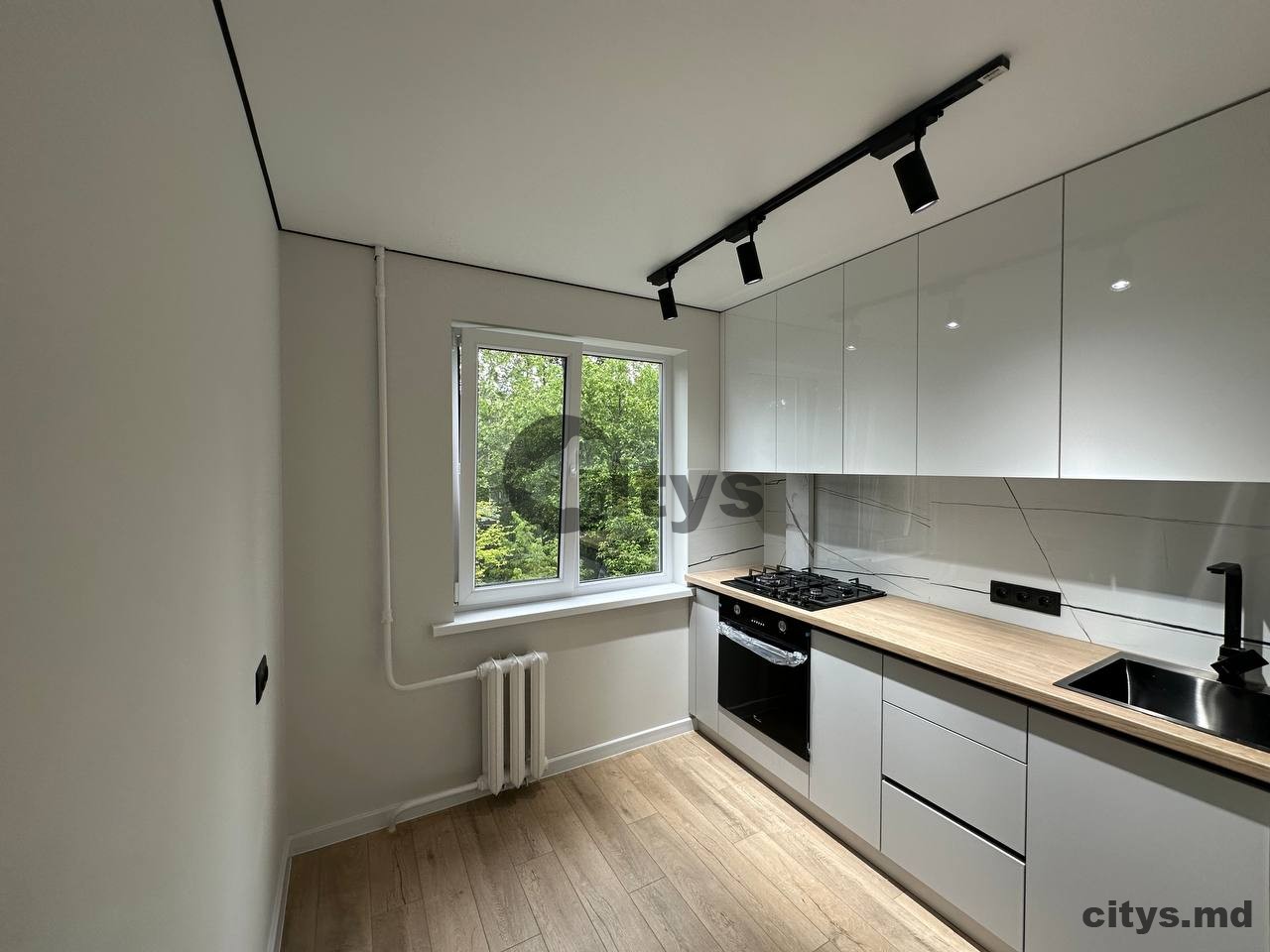 Apartament cu 2 camere, 45m², Hristo Botiev photo 0
