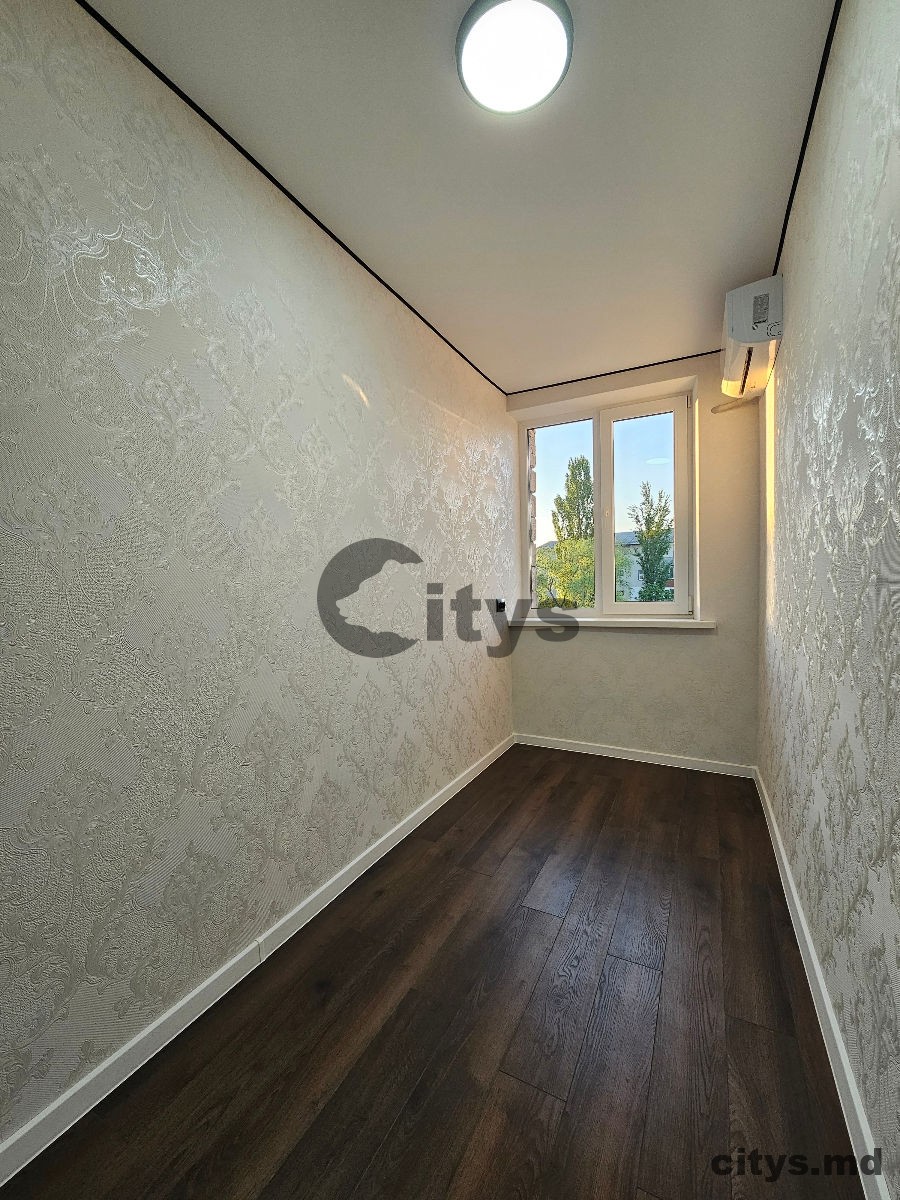 Apartament cu 2 camere, 45m², Яловены, Центр, str. Petru Ştefănucă photo 5