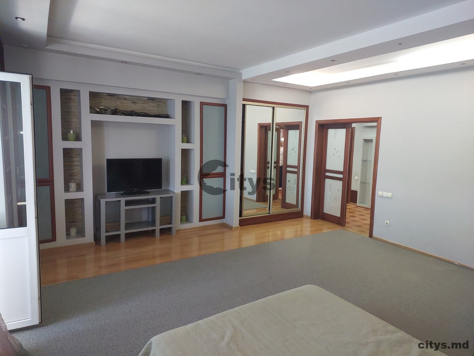 Apartament cu 1 cameră, 68m², Decebal photo 3