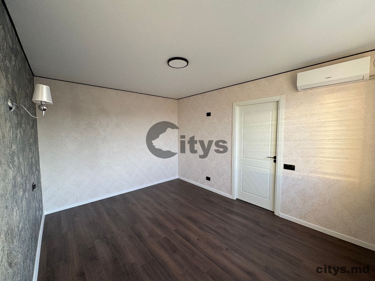 Apartament cu 2 camere, 45m², Яловены, Центр, str. Petru Ştefănucă photo 4
