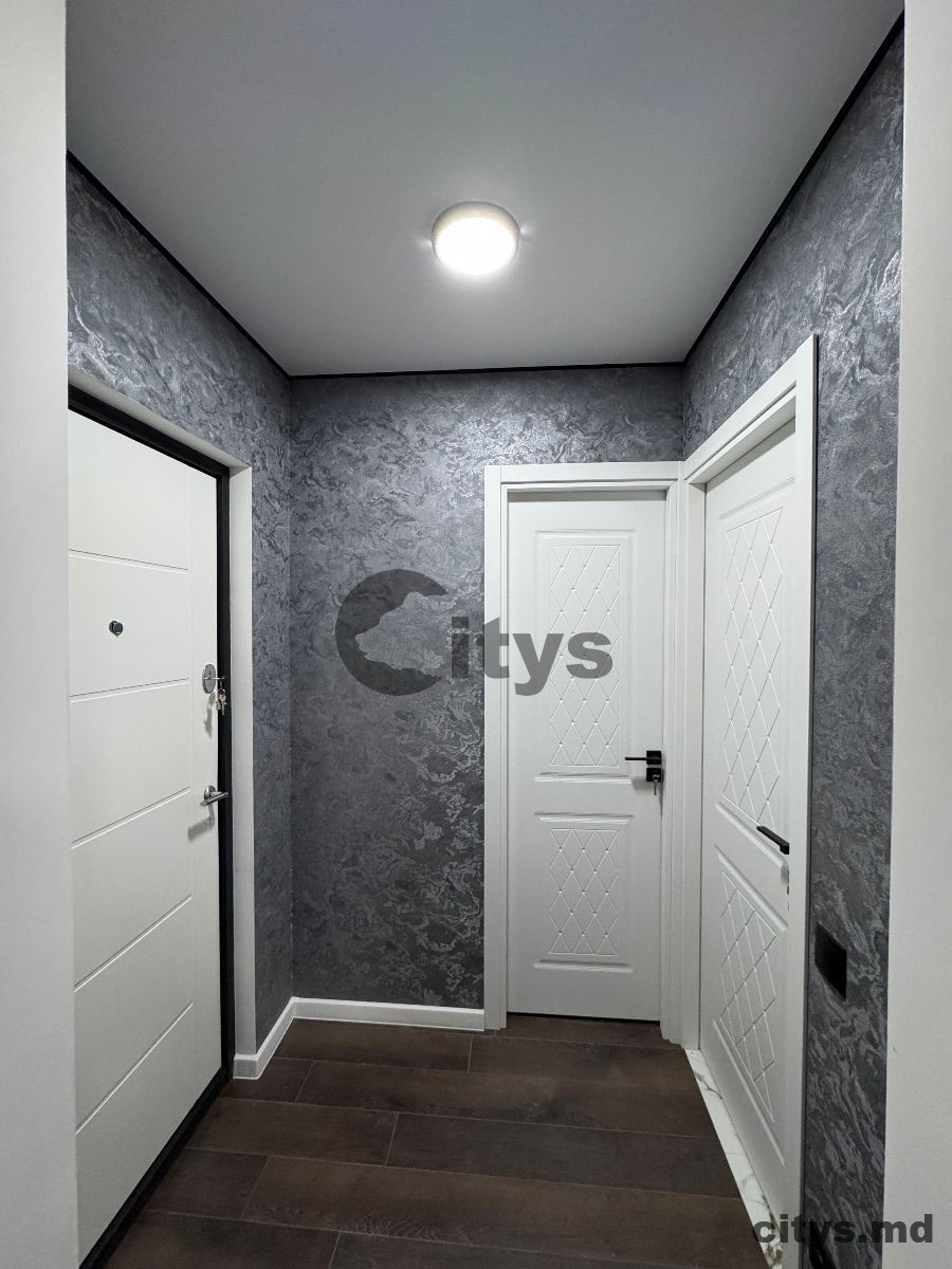 Apartament cu 2 camere, 45m², Яловены, Центр, str. Petru Ştefănucă photo 6