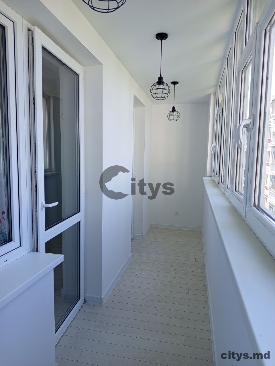 Apartament cu 3 camere, 70m², Sarmizegetusa photo 3