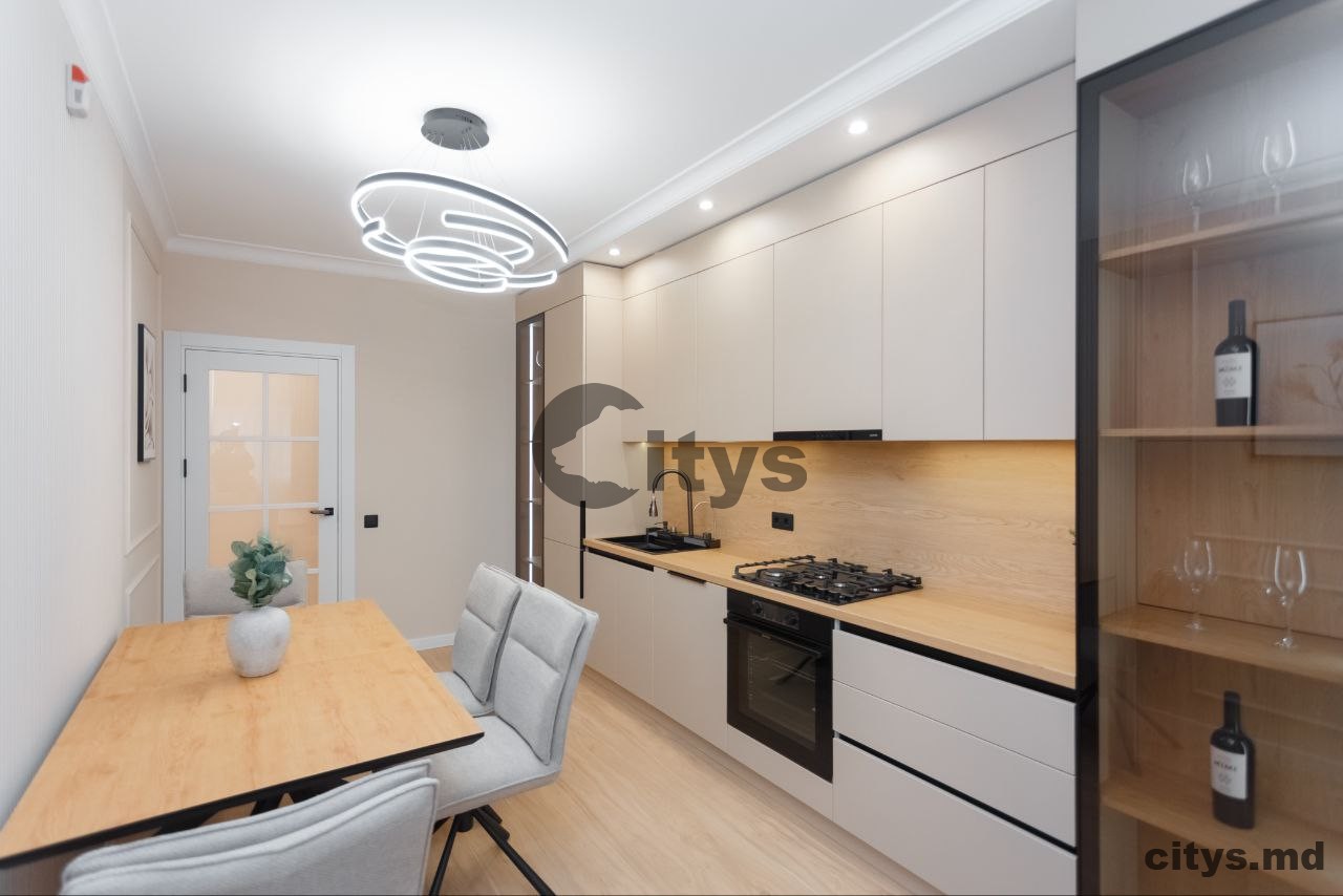 Apartament cu 3 camere, 96m², Мирча чел бэтрын photo 7