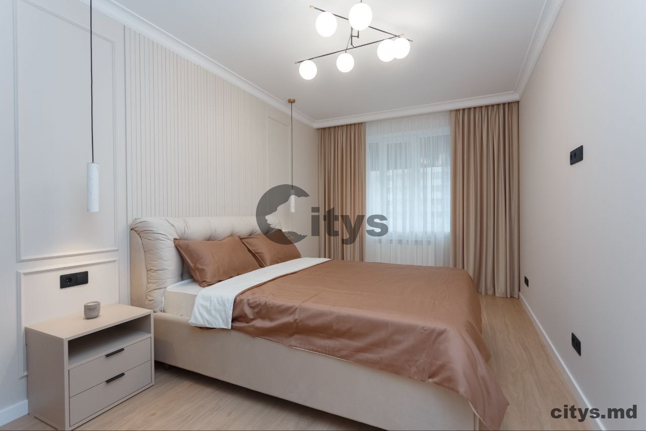 Apartament cu 3 camere, 96m², Мирча чел бэтрын photo 2