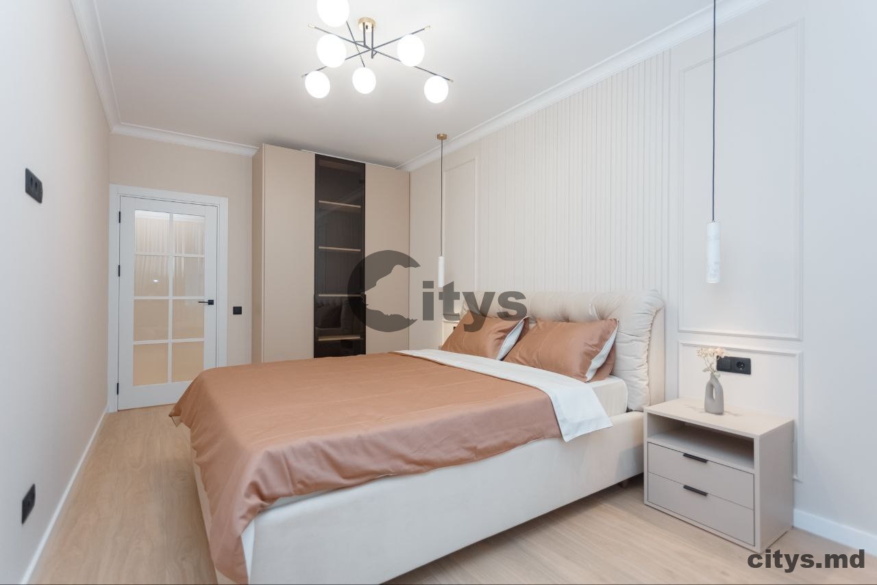 Apartament cu 3 camere, 96m², Мирча чел бэтрын photo 1