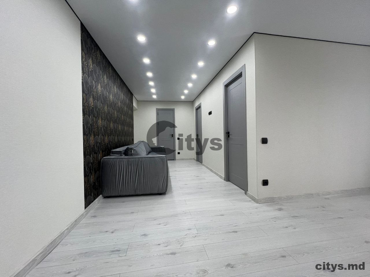 Apartament cu 3 camere, 75m², V.LUPU photo 4