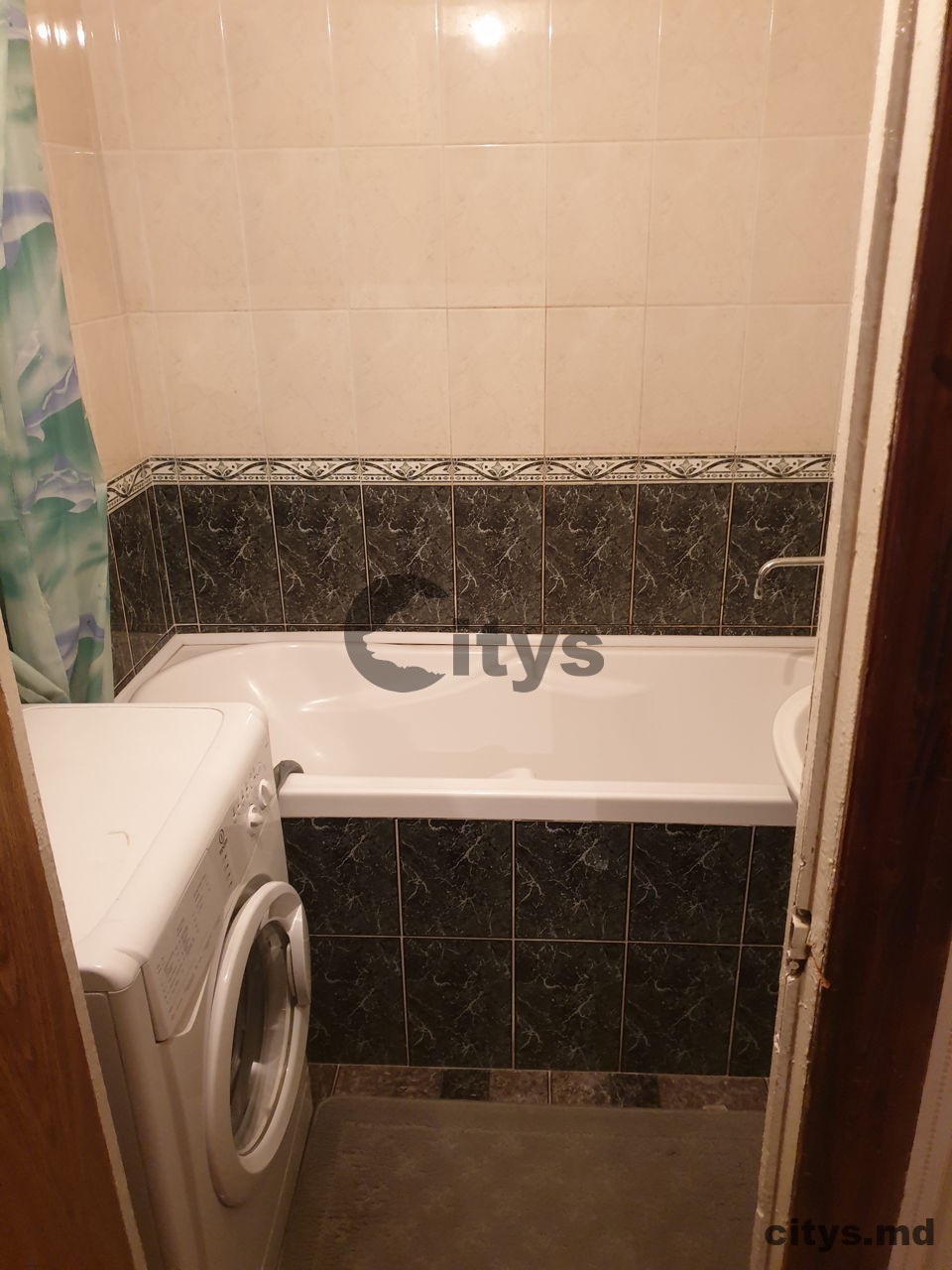 Apartament cu 2 camere, 54m², Str. Ismail photo 3