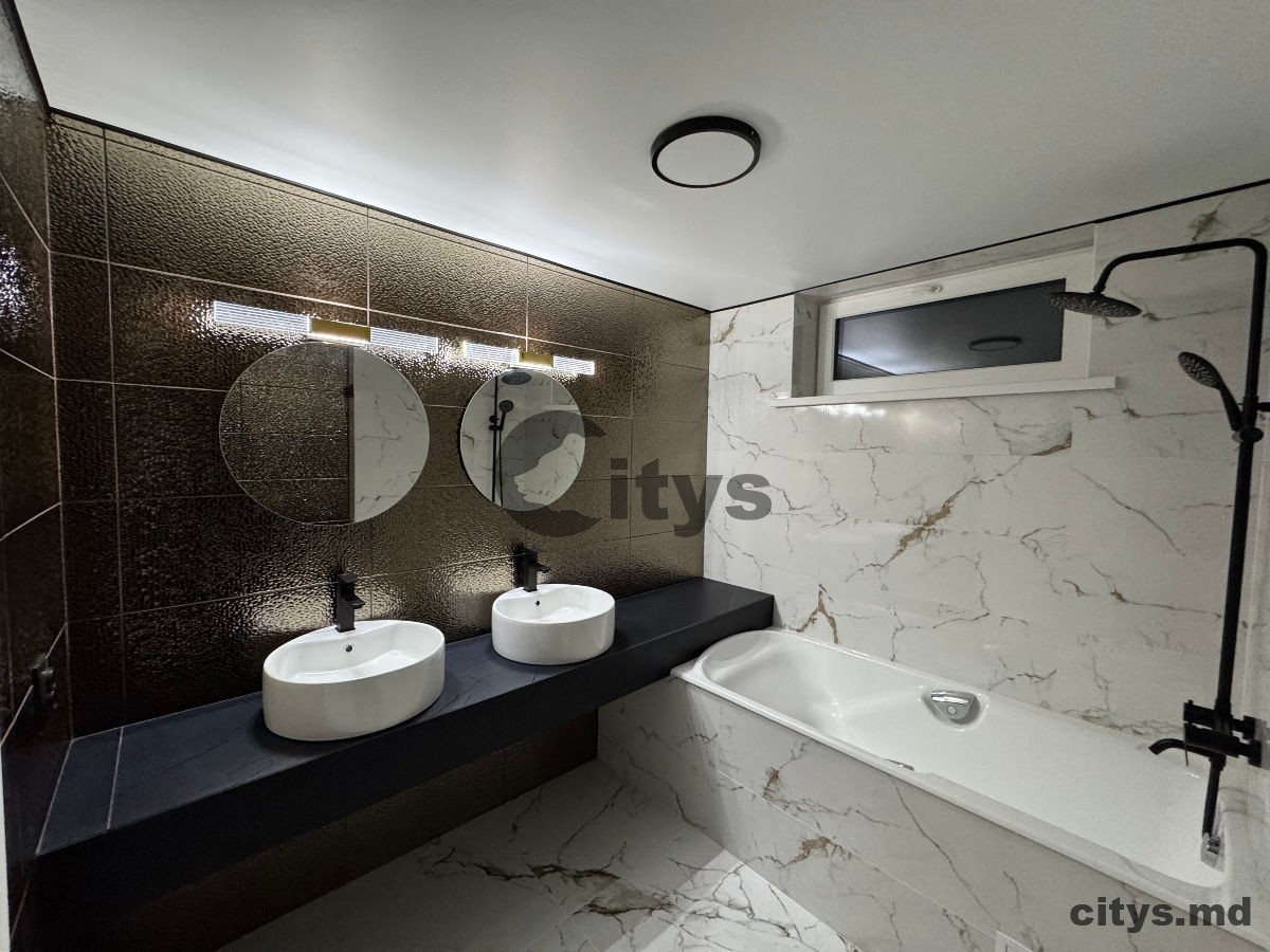 Apartament cu 2 camere, 45m², Яловены, Центр, str. Petru Ştefănucă photo 0