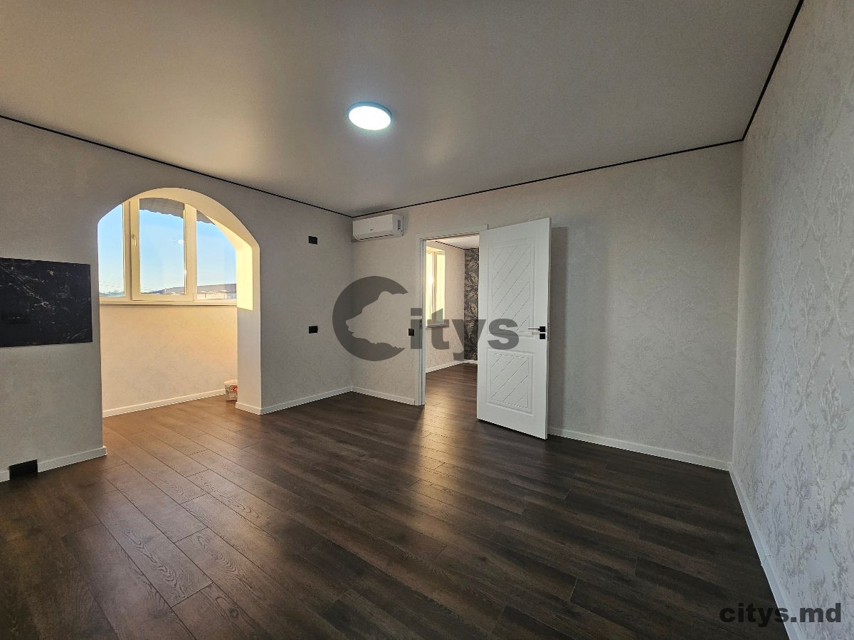 Apartament cu 2 camere, 45m², Яловены, Центр, str. Petru Ştefănucă photo 3
