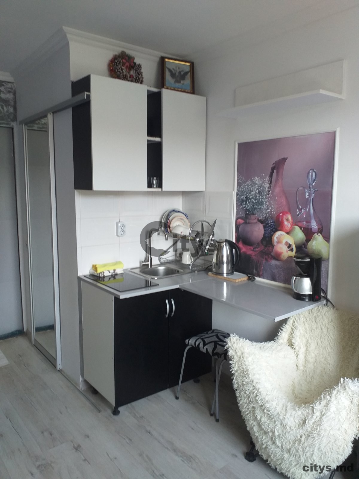 Chirie-Garsonieră, 17m², Каля Ешилор photo 3