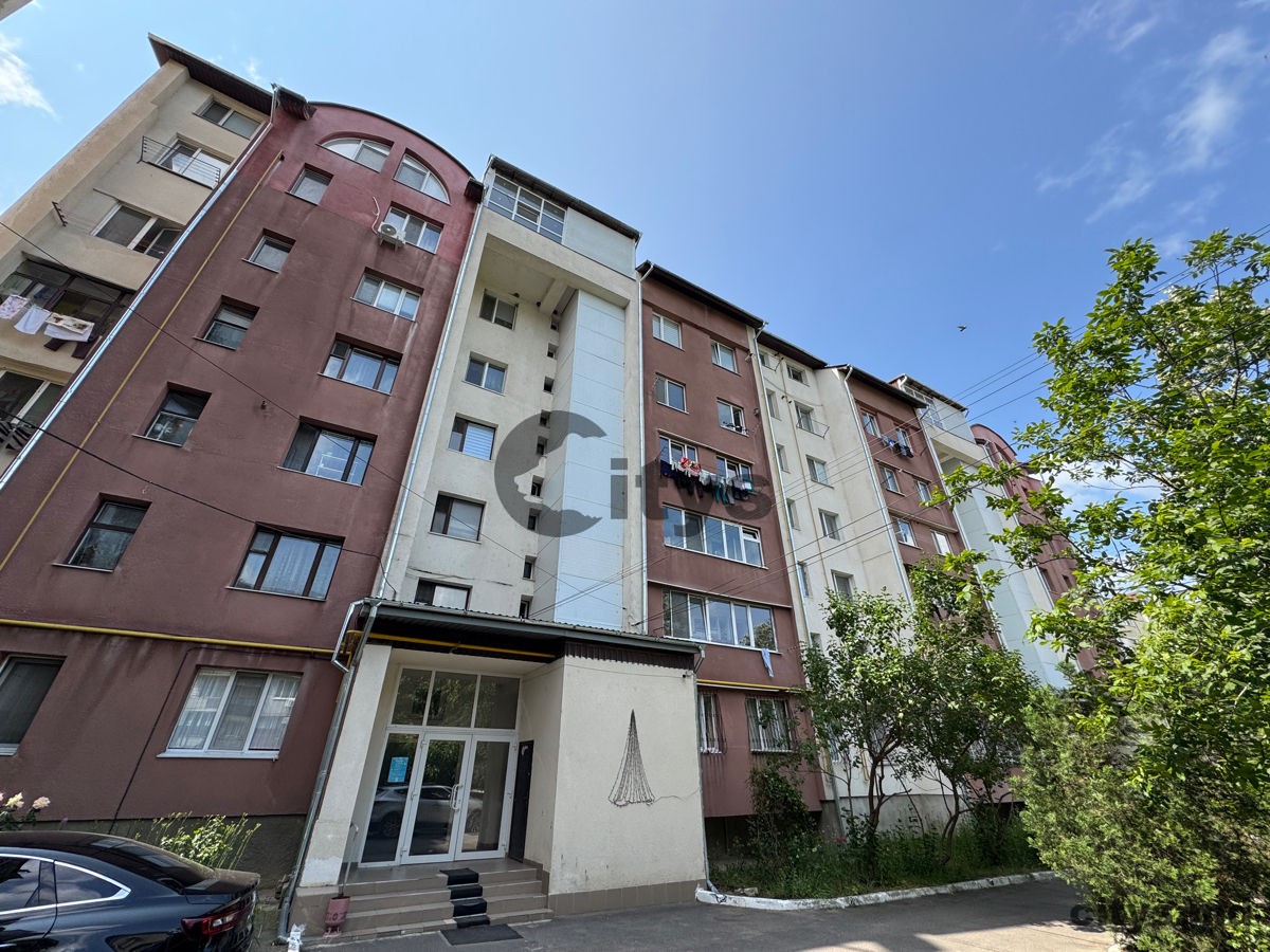 Chirie-Apartament cu 3 camere, 69m², Telecentru, Cornului photo 1