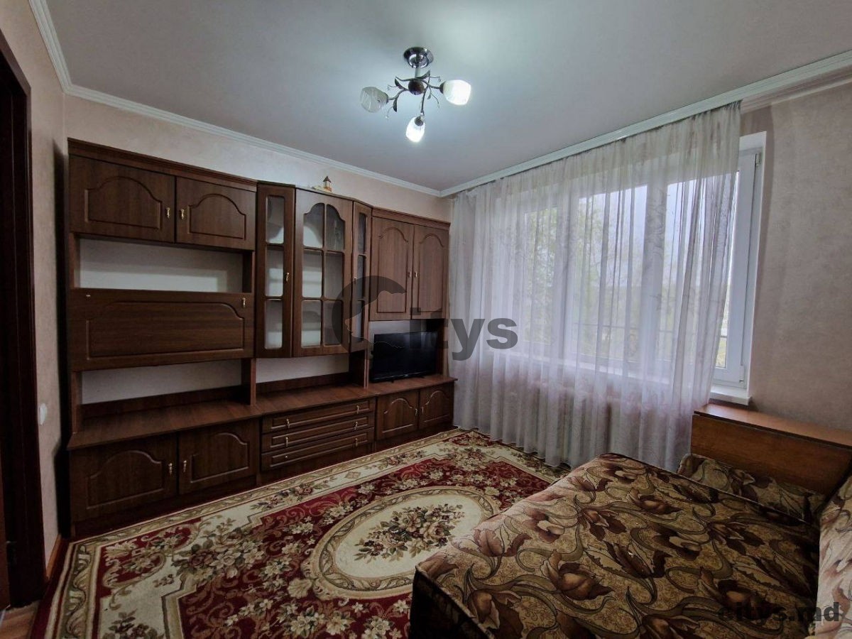 Apartament cu 2 camere, 47m², Botanica, şos. Munceşti photo 2