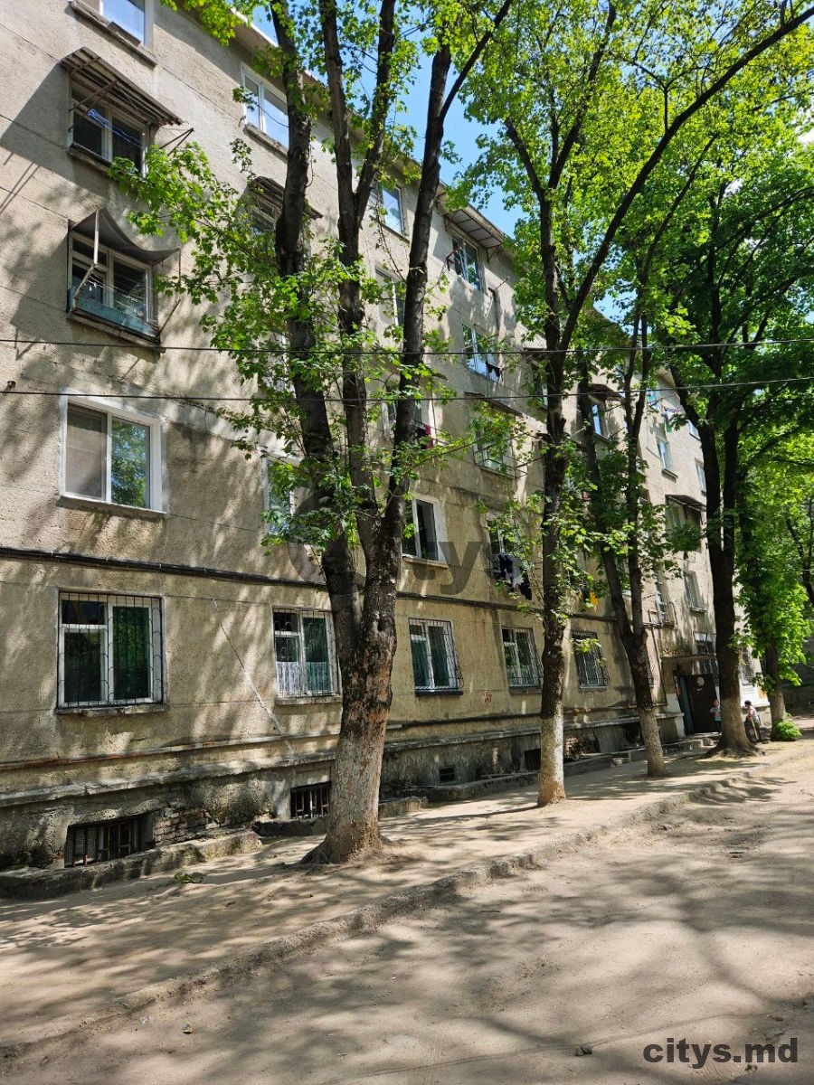 Apartament cu 2 camere, 47m², Botanica, şos. Munceşti photo 3