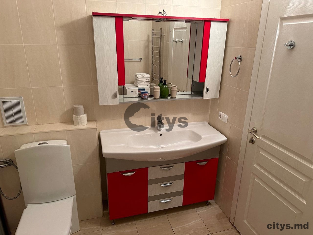 Chirie -Apartament cu 3 camere, 118m², Bogdan Voevod photo 2 - citys.md Chirie -Apartament cu 3 camere, 118m², Bogdan Voevod photo 1