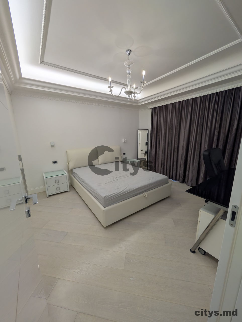 Chirie-Apartament cu 4 camere, 150m²,Centru. bd.Stefan cel Mare si Sfant photo 1 - citys.md Chirie-Apartament cu 4 camere, 150m²,Centru. bd.Stefan cel Mare si Sfant photo 0