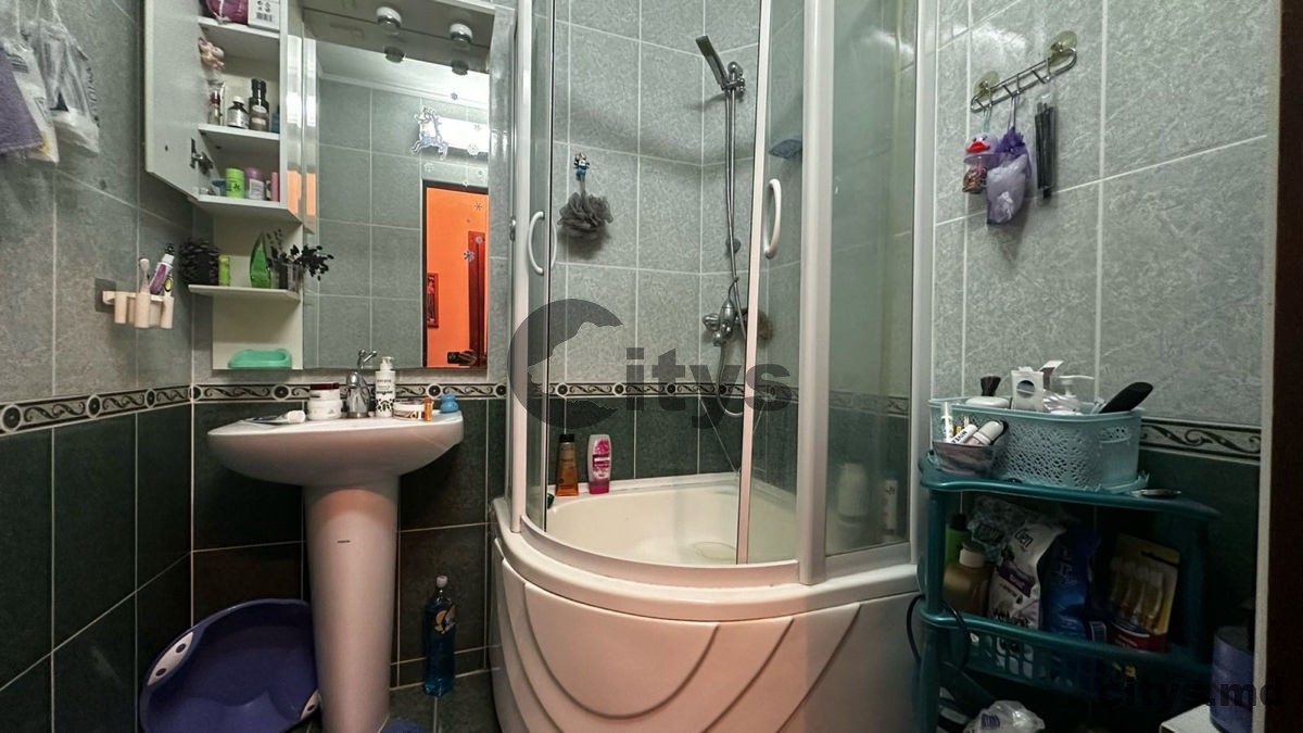 Apartament cu 3 camere, 71m², Buiucani, Onisifor Ghibu photo 3