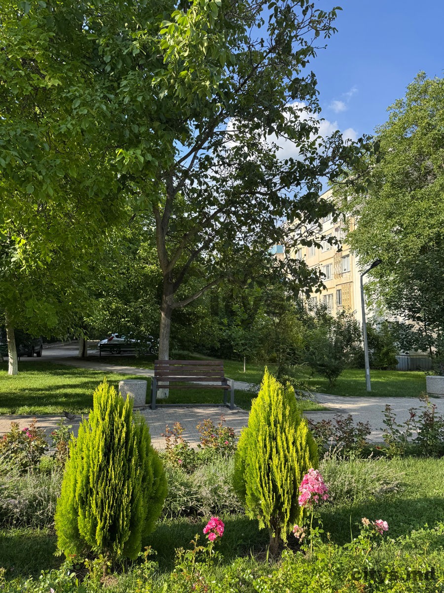 Apartament cu 2 camere, 55m², str. Matei Basarab photo 2