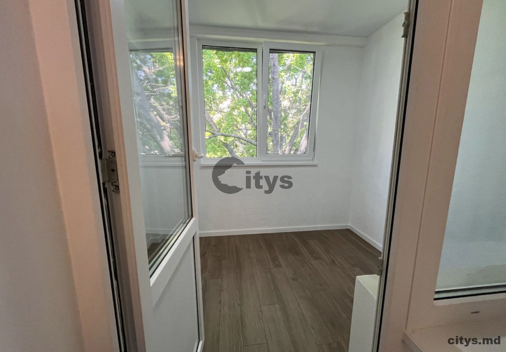 Se vinde-Apartament cu 2 camere, 56m², Rîșcani,Miron Costin photo 6 - citys.md Se vinde-Apartament cu 2 camere, 56m², Rîșcani,Miron Costin photo 5
