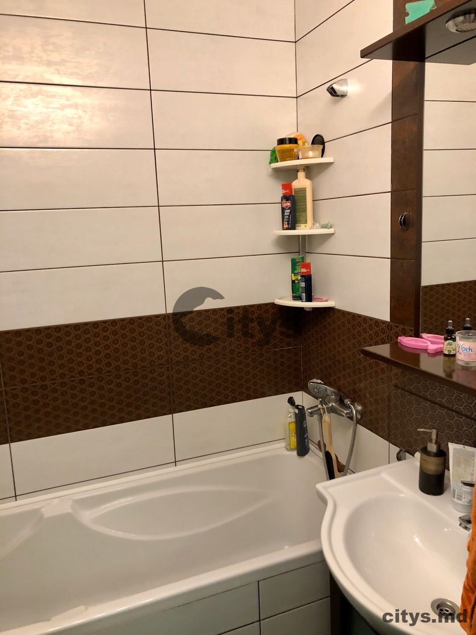 chirie-Apartament cu 3 camere, Botanica 80m², str. Plaiului photo 9 - citys.md chirie-Apartament cu 3 camere, Botanica 80m², str. Plaiului photo 8