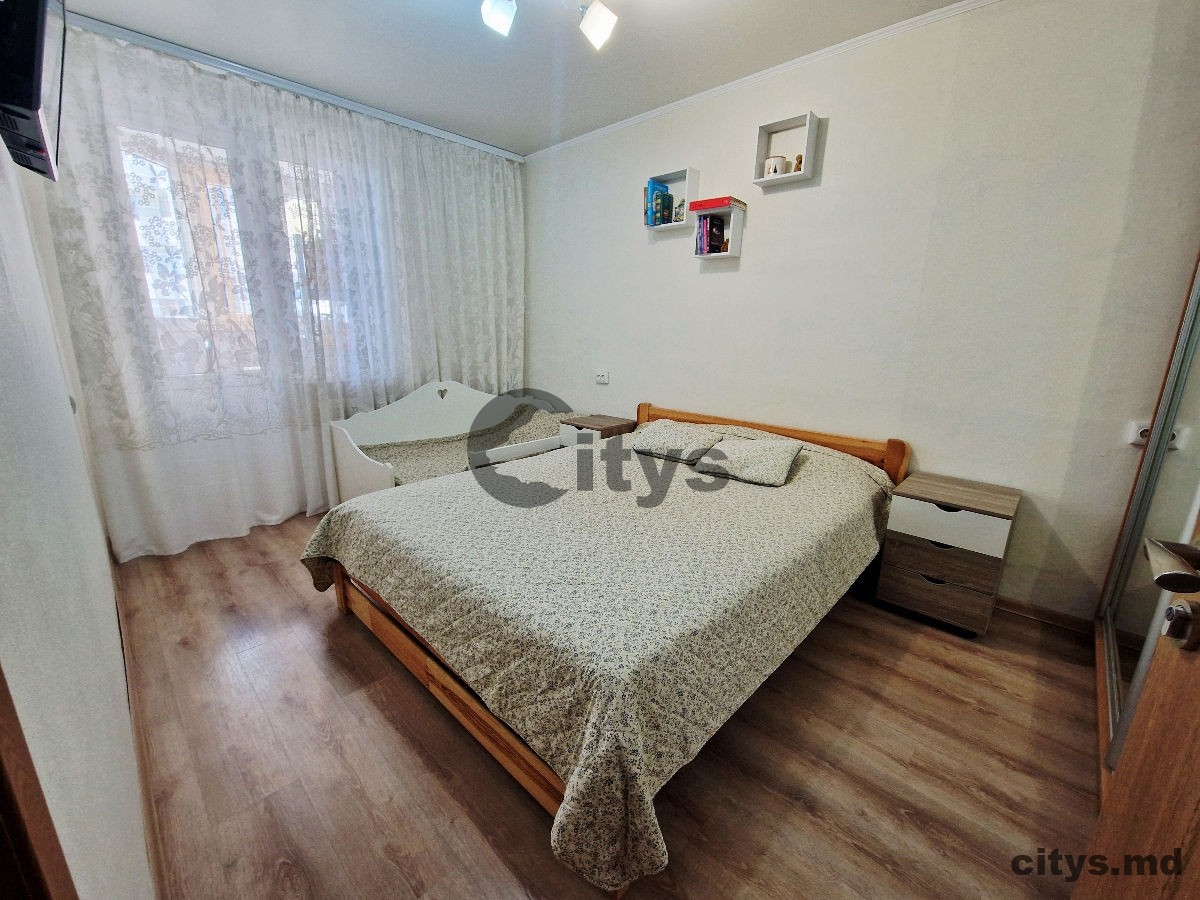 Apartament cu 2 camere, Riscani 55m², bd. Moscova photo 2