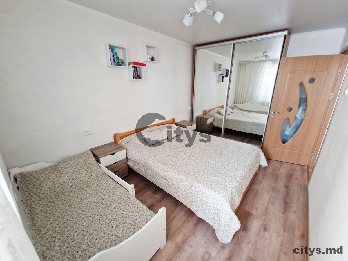 Apartament cu 2 camere, Riscani 55m², bd. Moscova photo 3