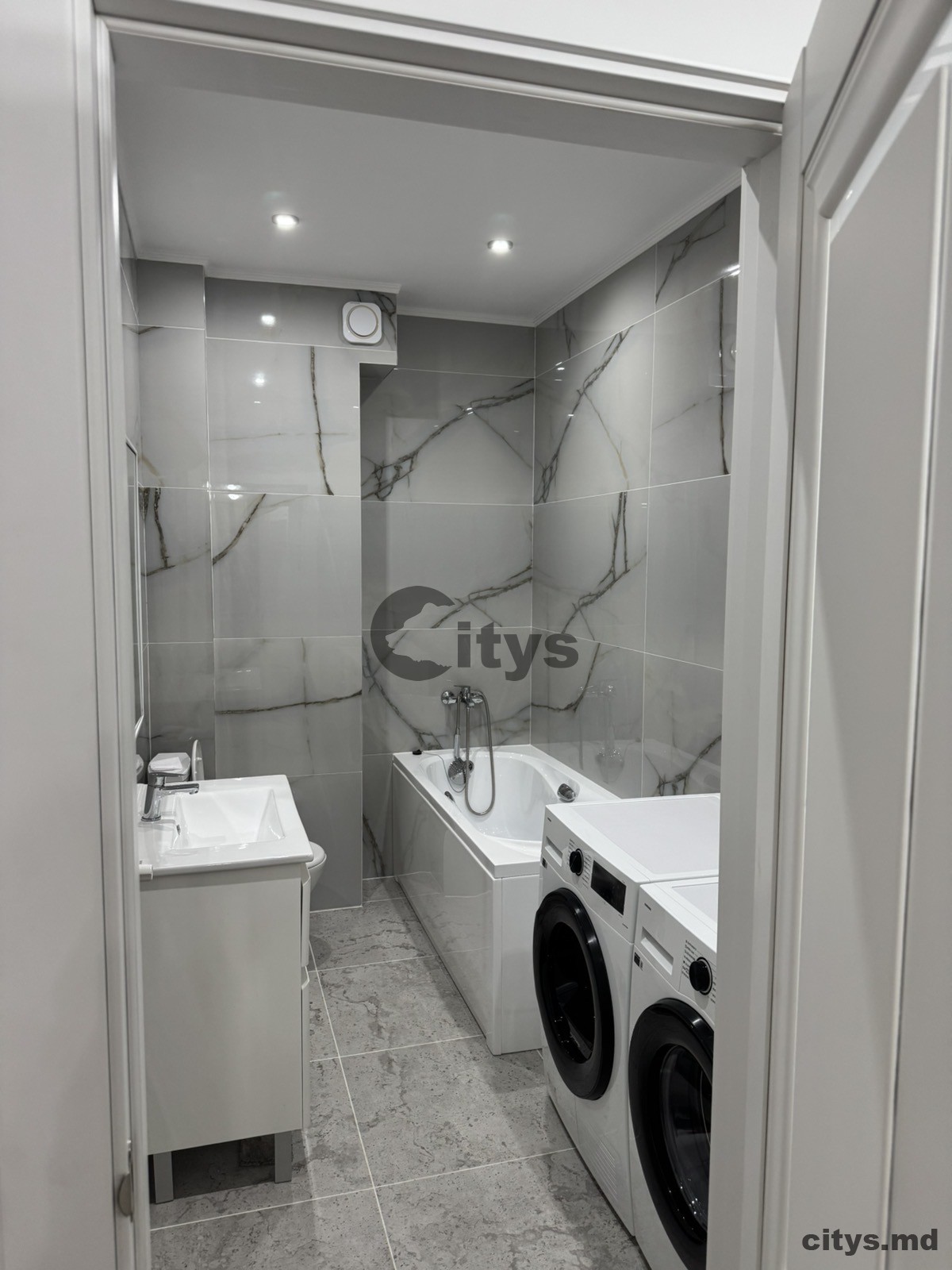 Chirie-Apartament cu 2 camere, 75m², Centru,Moara Roșie photo 5