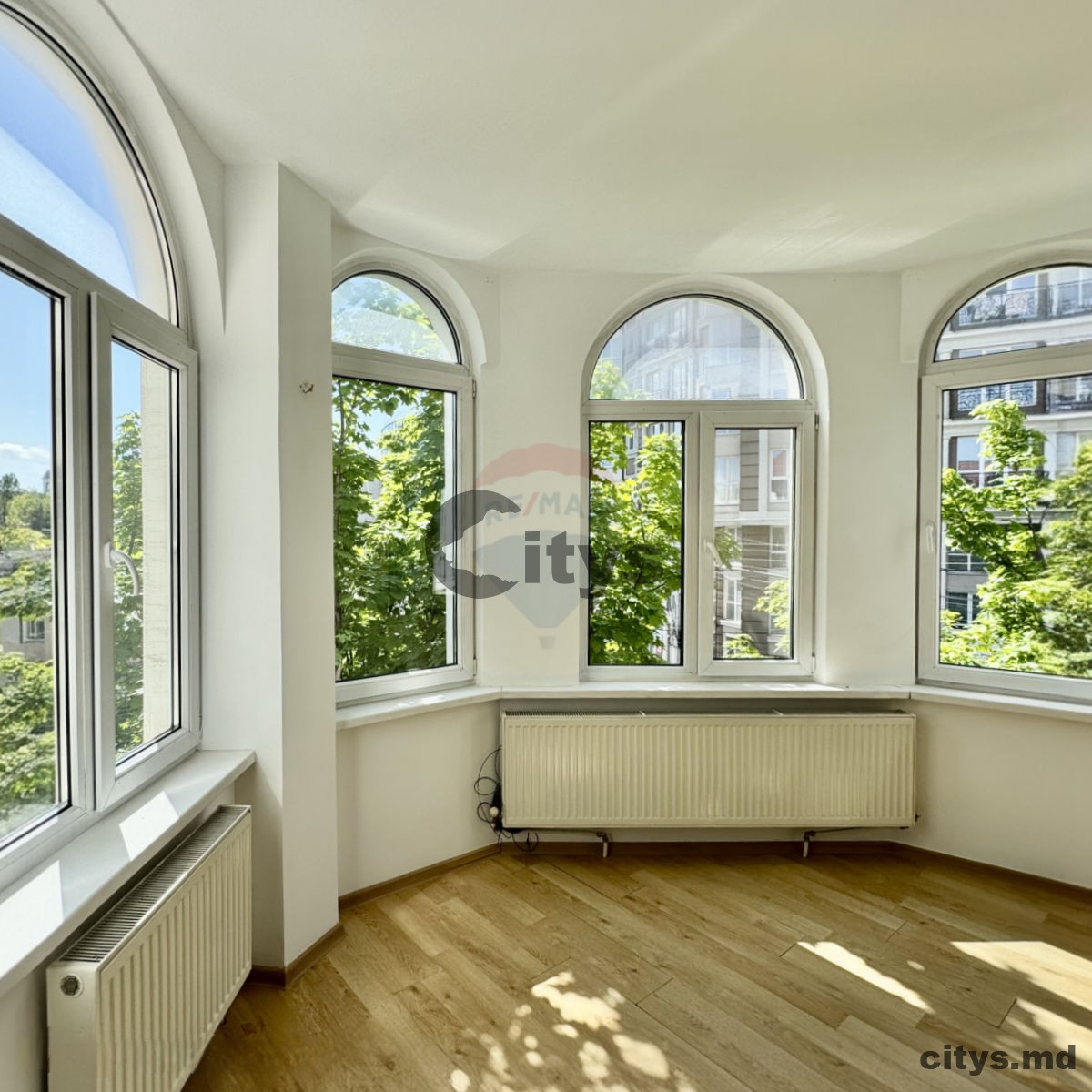 chirie-Apartament cu 3 camere, Centru 113m², str. Grigore Ureche photo 4 - citys.md chirie-Apartament cu 3 camere, Centru 113m², str. Grigore Ureche photo 3