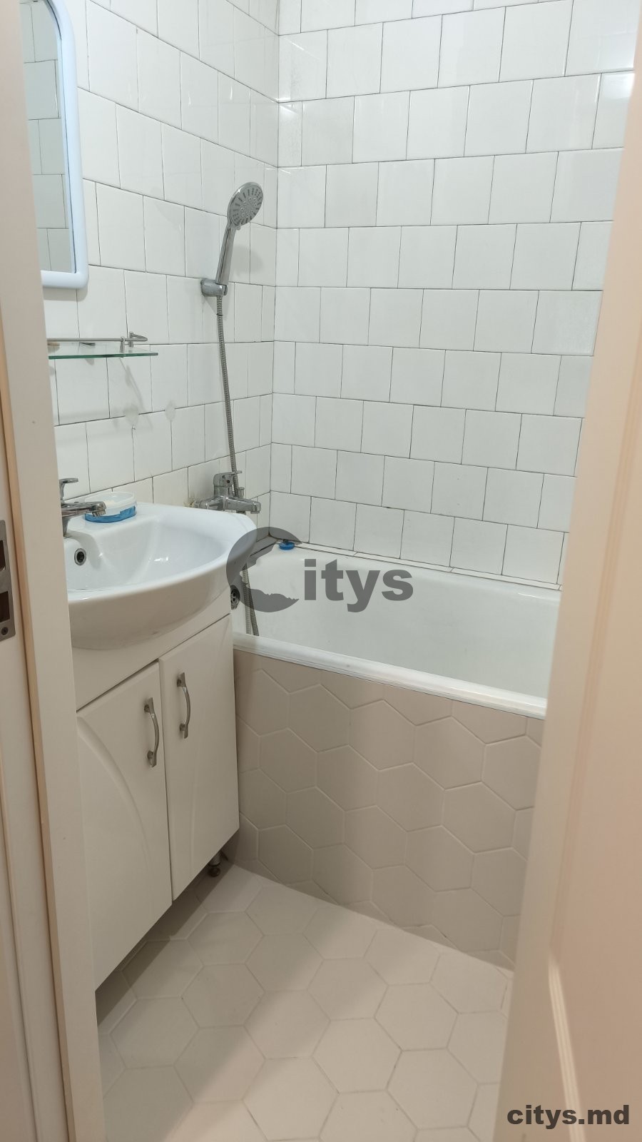 Chirie-Apartament cu 2 camere, Telecentru, 55m², Василе Докучаева photo 11 - citys.md Chirie-Apartament cu 2 camere, Telecentru, 55m², Василе Докучаева photo 10