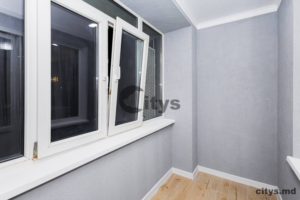 Apartament cu 3 camere, 66m², Cuza Voda photo 4