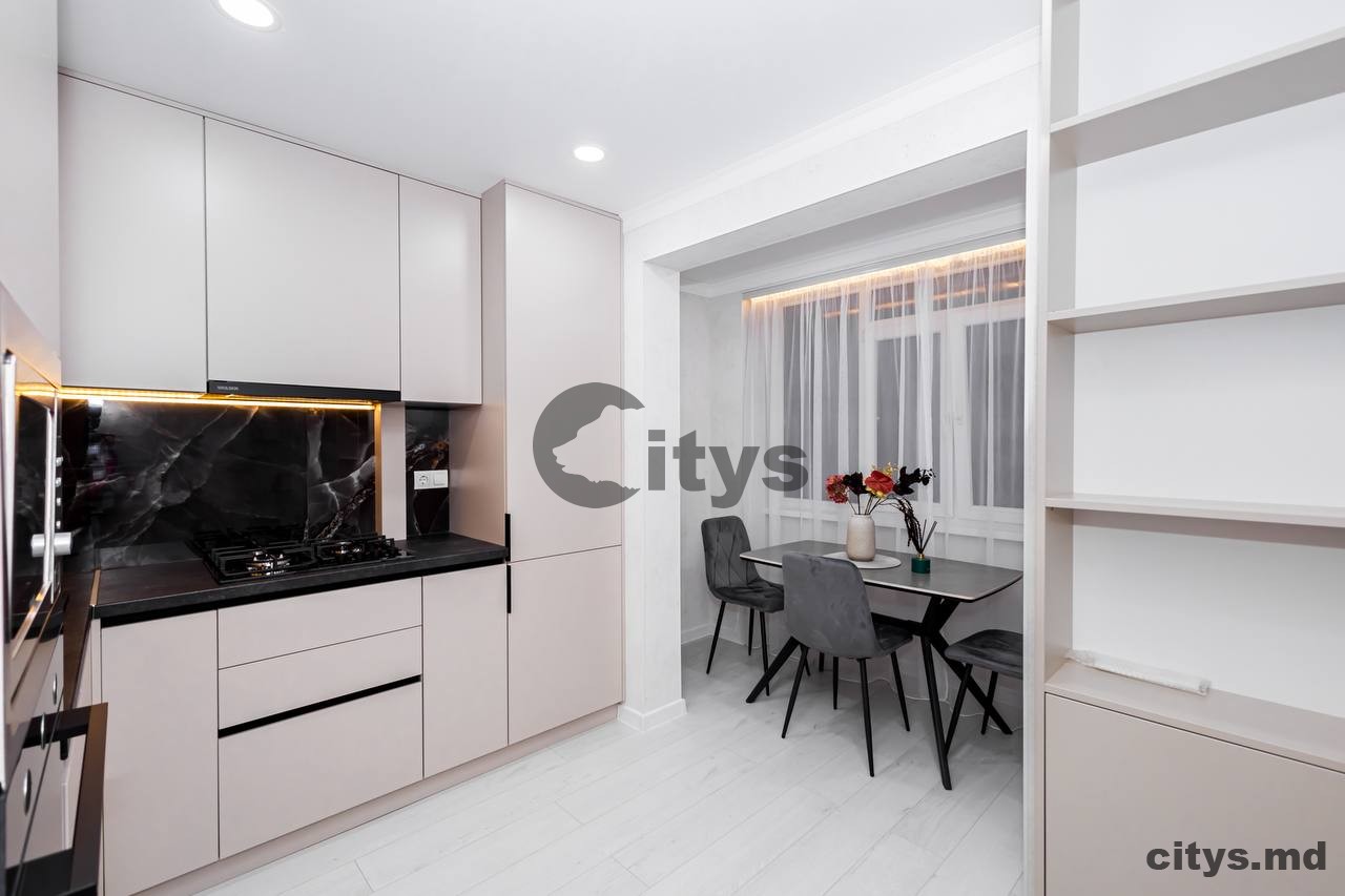 Apartament cu 3 camere, 66m², Cuza Voda photo 1