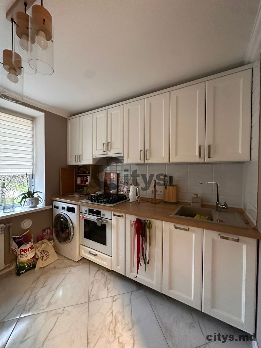 1 комнатная квартира, 32м², Florilor photo 0