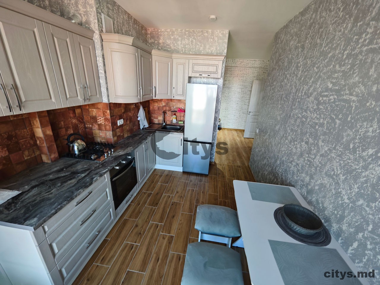chirie-Apartament cu 1 cameră, Buiucani 43m², str. Vissarion Belinski photo 3 - citys.md chirie-Apartament cu 1 cameră, Buiucani 43m², str. Vissarion Belinski photo 2