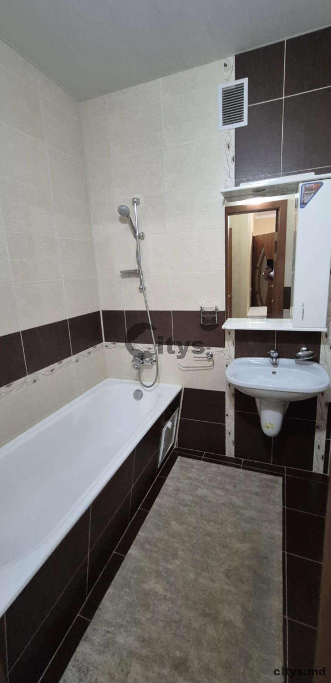 Chirie-Apartament cu 2 camere, 80m², Botanica,Гренобле photo 4 - citys.md Chirie-Apartament cu 2 camere, 80m², Botanica,Гренобле photo 3