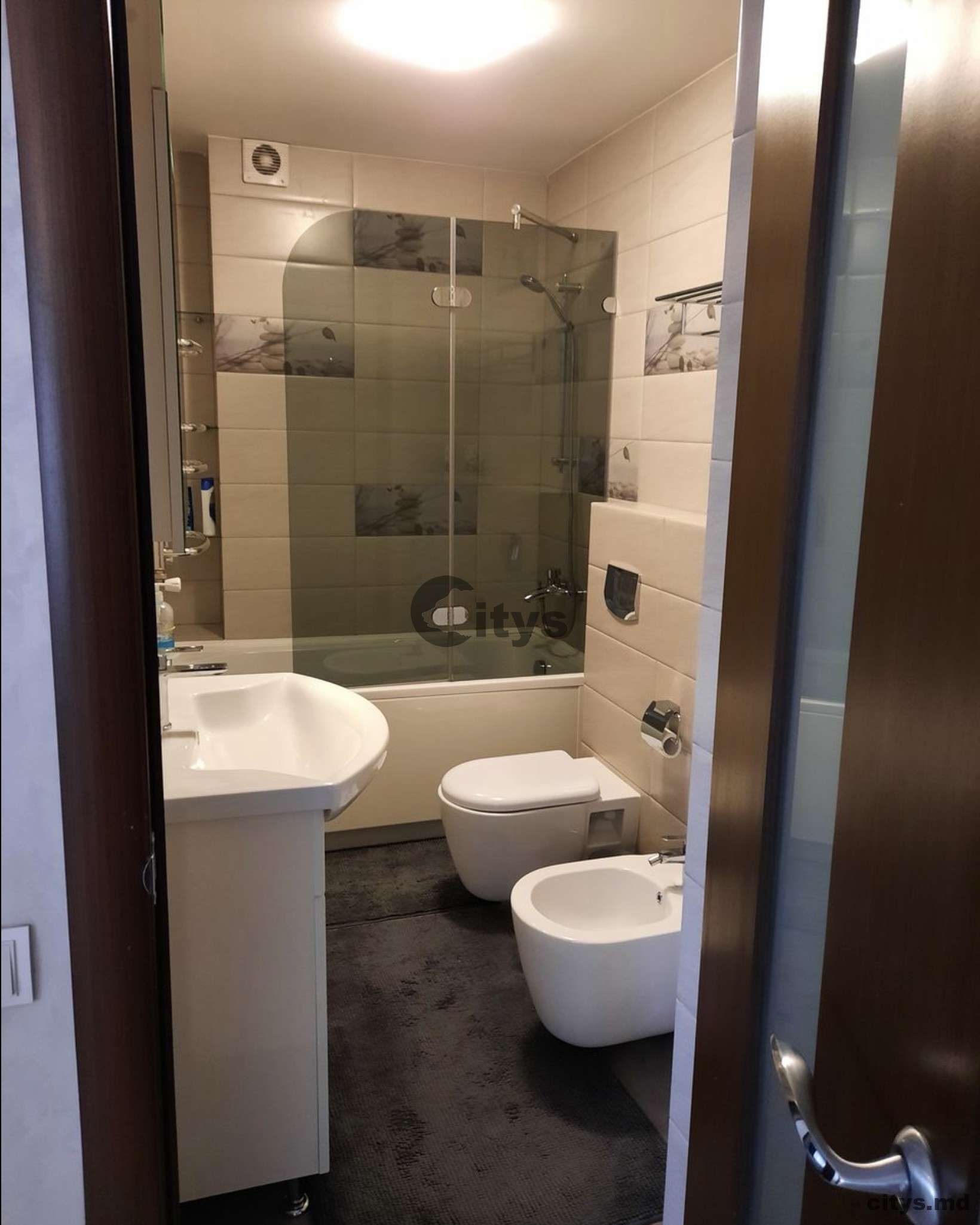 Сдается-2-х комнатная квартира, 55м²,Центр, Sfîntul Gheorghe photo 5 - citys.md Сдается-2-х комнатная квартира, 55м²,Центр, Sfîntul Gheorghe photo 4