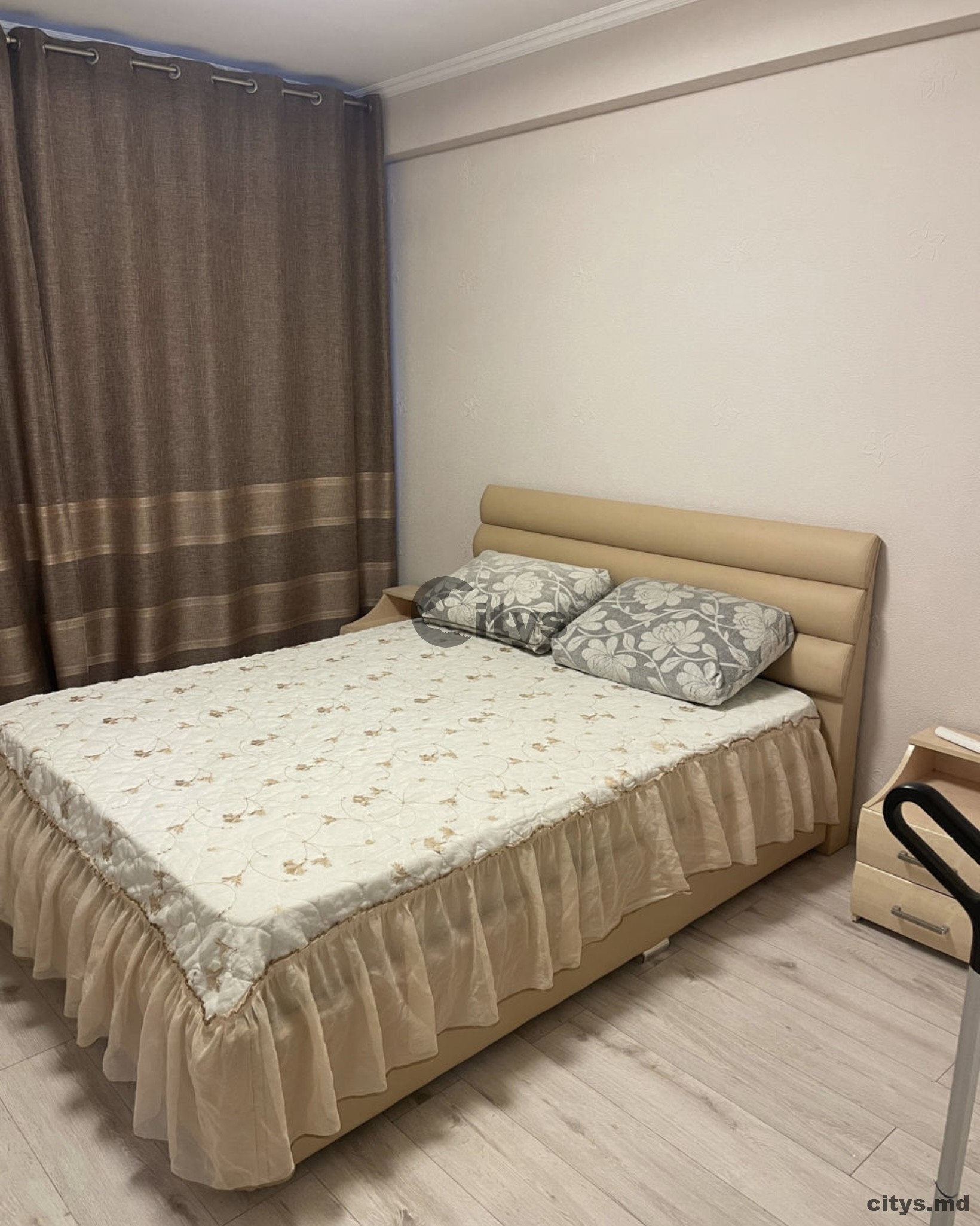 Chirie-Apartament cu 2 camere, 70m², Buiucani,Alba-Iulia photo 1 - citys.md Chirie-Apartament cu 2 camere, 70m², Buiucani,Alba-Iulia photo 0