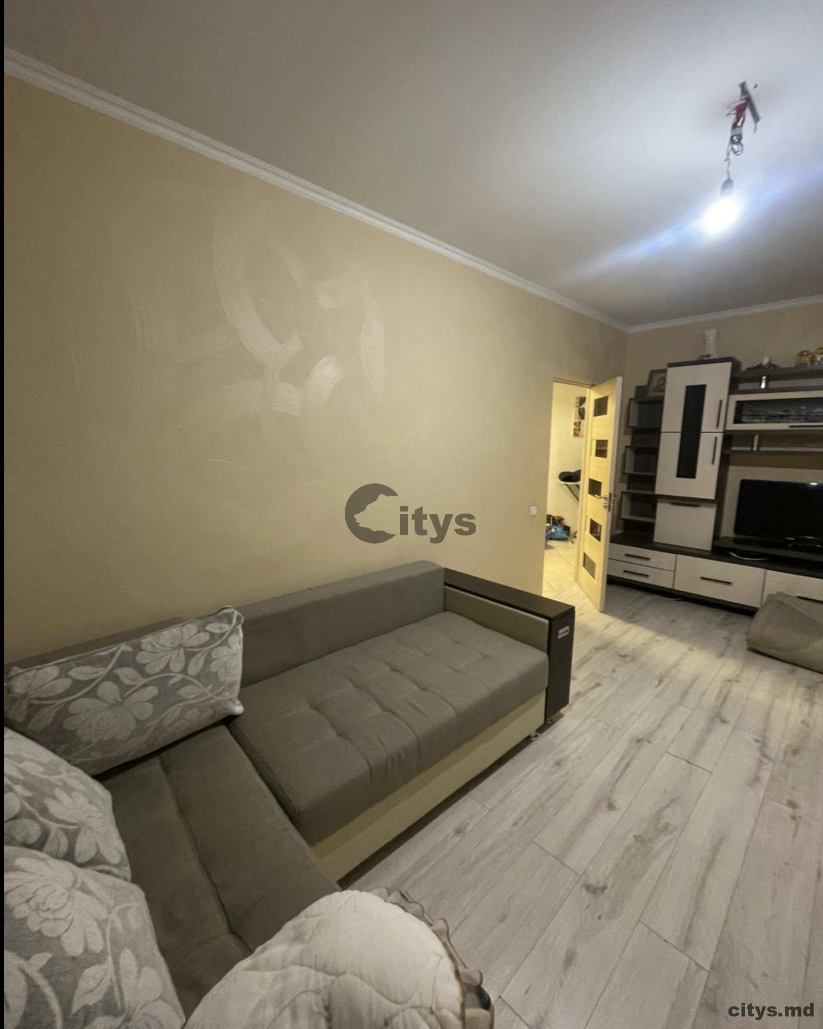Chirie-Apartament cu 2 camere, 70m², Buiucani,Alba-Iulia photo 2 - citys.md Chirie-Apartament cu 2 camere, 70m², Buiucani,Alba-Iulia photo 1
